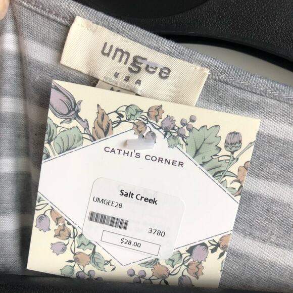 NWT Umgee t-shirt with ruffle lace shirt sleeves - Picture 3 of 6